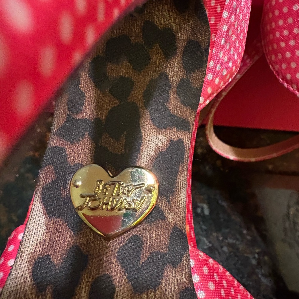 Betsey Johnson Pink Polka Dot Heels with Black Bow - Picture 7 of 11